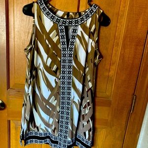 Ladies key hole front tank